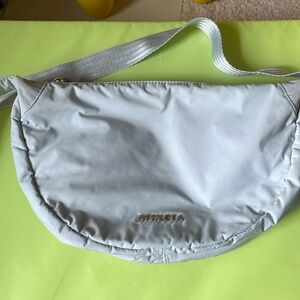 Athleta, cross body bag.
